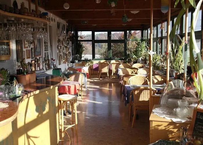 兰德豪斯瓦德费登住宿加早餐旅馆 住宿加早餐酒店 3*